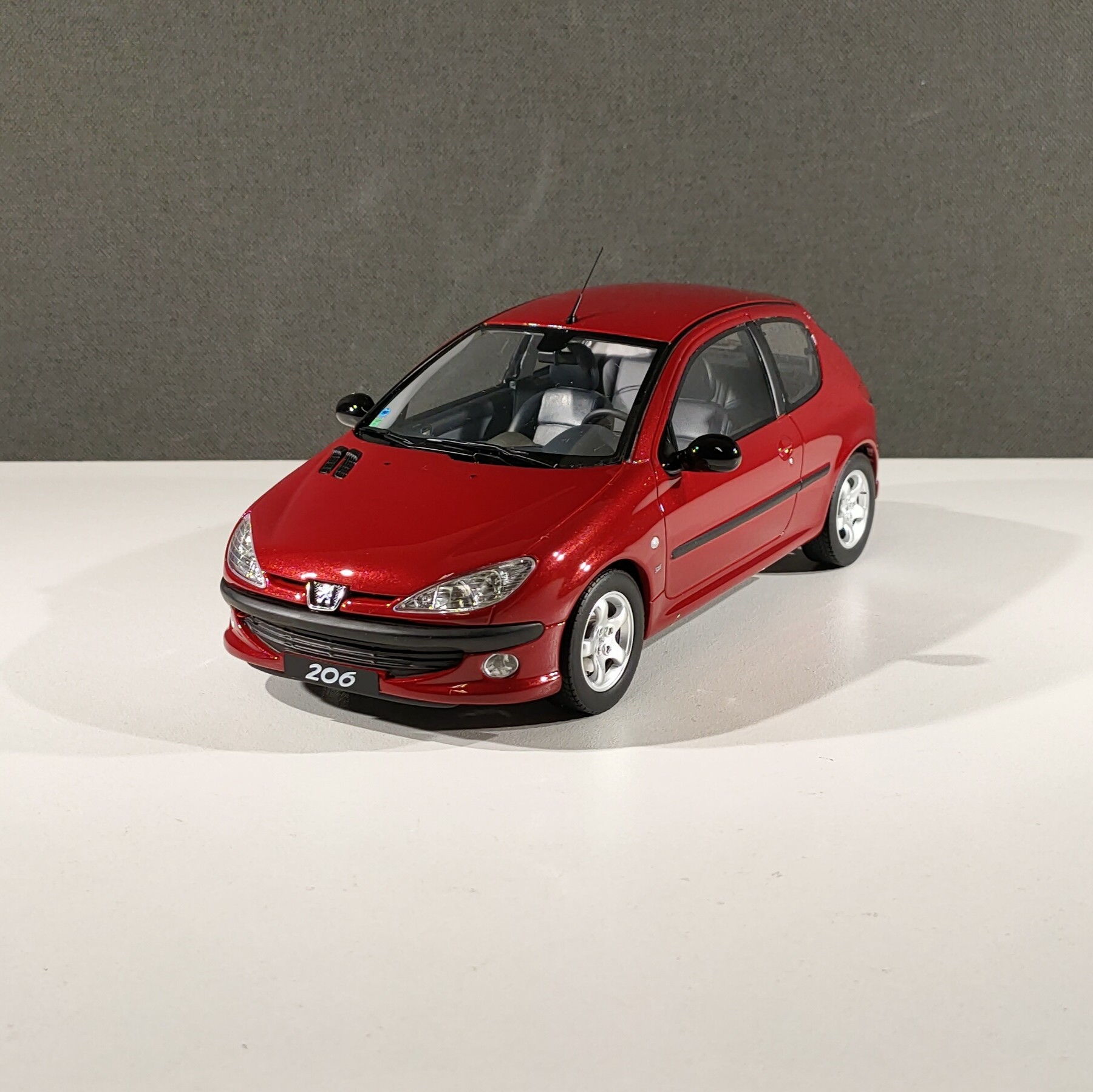 ماکت ماشین پژو 206 PEUGEOT مقیاس 1/18