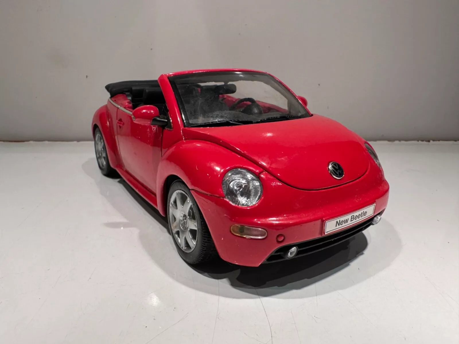 ماکت VOLKSWAGEN NEW BEETLE